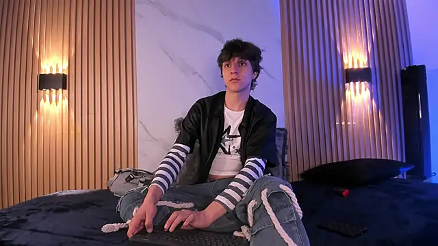 Snapshot of IM_DAREN chatting on 12.16.25 IM DAREN online show from 12.16.25