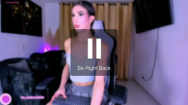 Snapshot of fhalon_foxxxys_ chatting on 10.05.25 fhalon foxxxys online show from 10.05.25