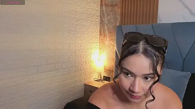 nathalia koch  online show from 04.04.26