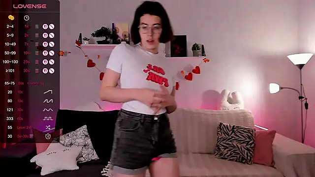 BellaCaress online show from 11.25.25