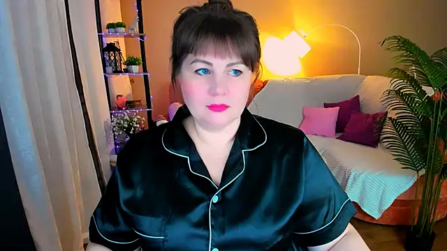 CrystaalStaar online show from 11.18.25