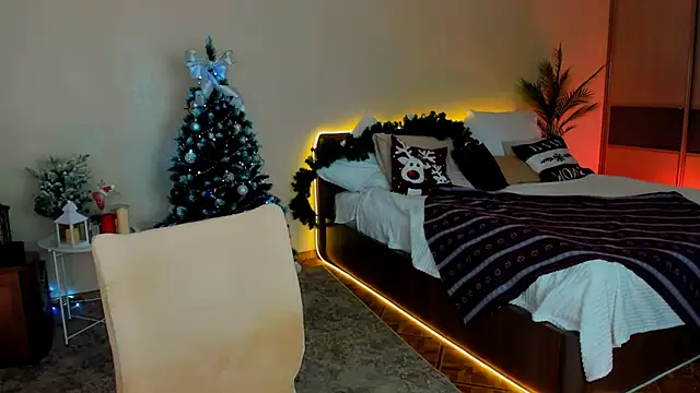 YourLovellyStory online show from 12.20.25