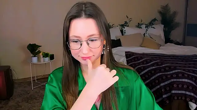 YourLovellyStory online show from 01.16.26