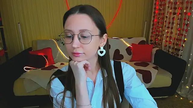 YourLovellyStory online show from 02.12.26