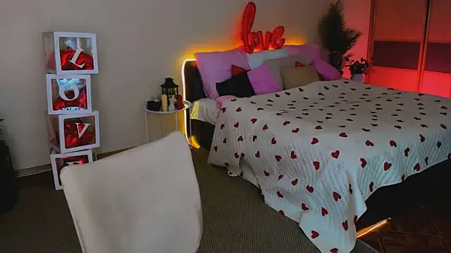 YourLovellyStory online show from 02.16.26