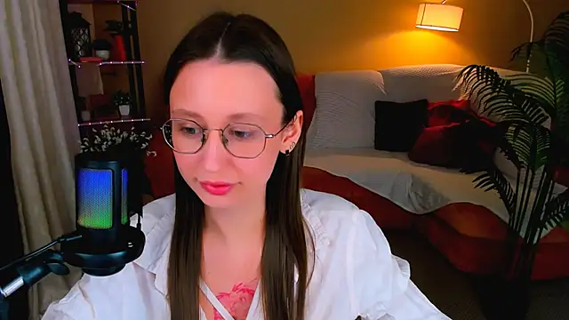 YourLovellyStory online show from 03.15.26