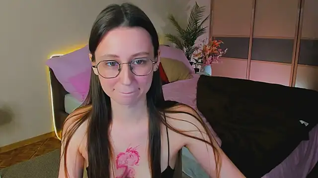 YourLovellyStory online show from 04.19.26