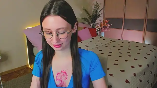 YourLovellyStory online show from 04.20.26