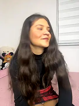 Emilyybennet  online show from 09.19.25