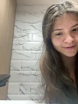 Emilyybennet  online show from 12.20.25