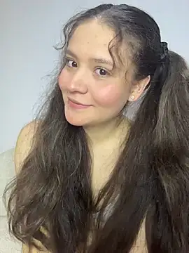 Emilyybennet  online show from 03.12.26