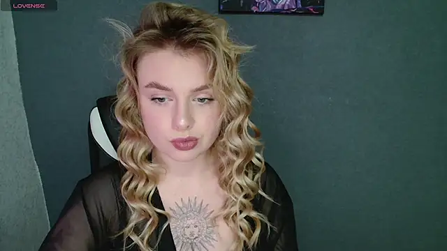 AngelicaHollywood online show from 10.26.25