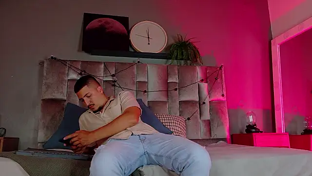 MrFox   online show from 02.26.26