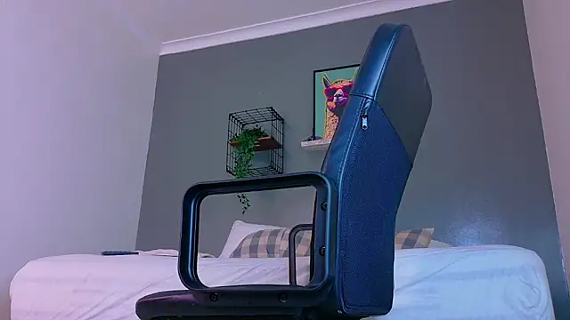 MrFox   online show from 04.18.26