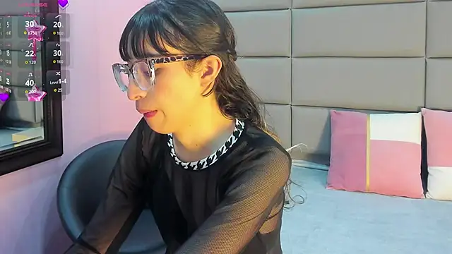 Emilia Bons online show from 04.23.26