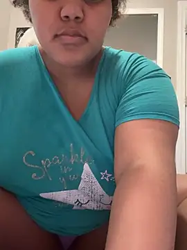 chocolate bella online show from 10.30.25