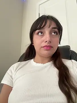 CharmingMaddie online show from 11.11.25