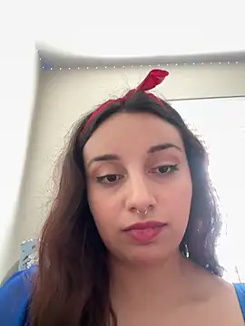 Snapshot of CharmingMaddie chatting on 04.28.26 CharmingMaddie online show from 04.28.26