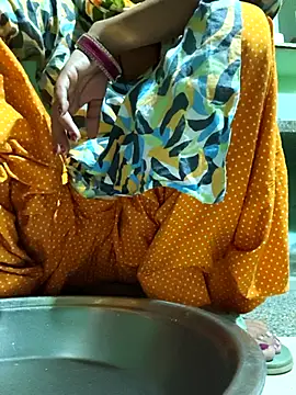 Snapshot of Love-pari077 chatting on 10.08.25 Love-pari077 online show from 10.08.25