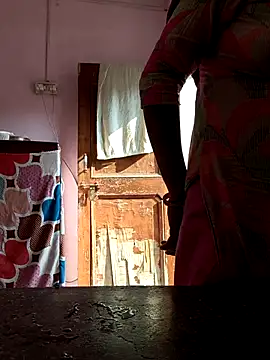 Snapshot of Love-pari077 chatting on 11.15.25 Love-pari077 online show from 11.15.25