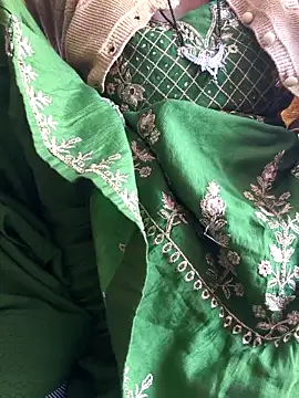 Snapshot of Love-pari077 chatting on 11.22.25 Love-pari077 online show from 11.22.25