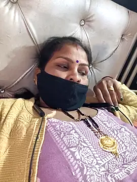 Snapshot of Love-pari077 chatting on 12.15.25 Love-pari077 online show from 12.15.25