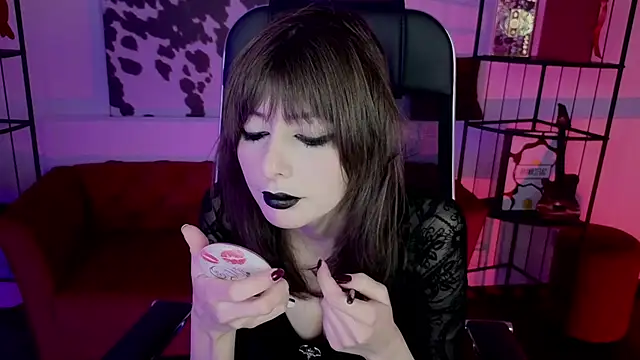 Snapshot of CrystallBloom chatting on 02.14.26 CrystallBloom online show from 02.14.26