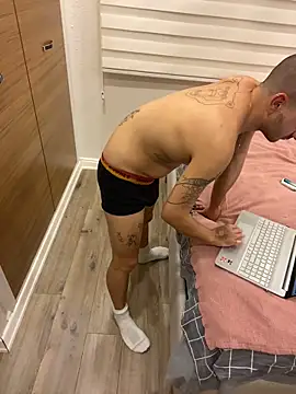 Snapshot of darkdecide chatting on 11.01.25 darkdecide online show from 11.01.25