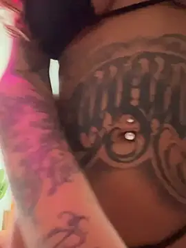 Snapshot of sereiaruiva99 chatting on 02.16.26 sereiaruiva99 online show from 02.16.26