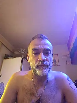 Snapshot of GabyCollado5 chatting on 10.10.25 GabyCollado5 online show from 10.10.25