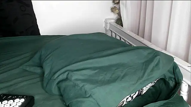 angelainparis28 online show from 09.22.25