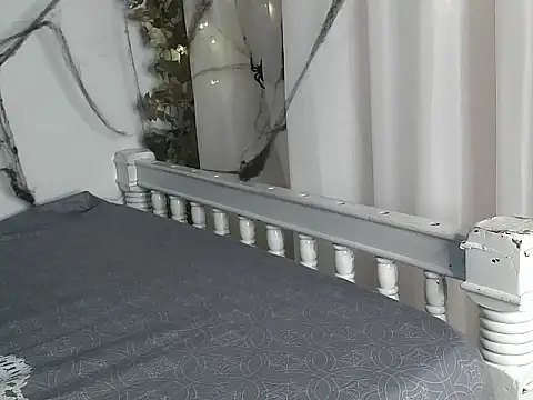 angelainparis28 online show from 10.31.25