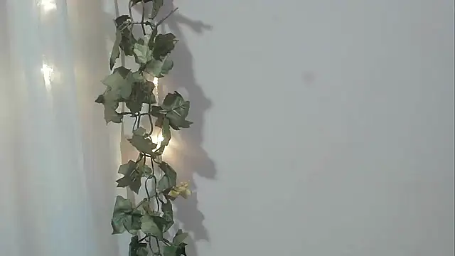 angelainparis28 online show from 11.13.25