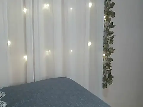 angelainparis28 online show from 11.15.25