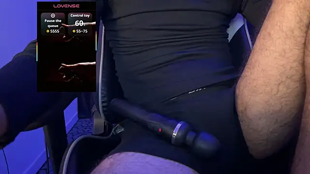 Snapshot of Savage_Mint chatting on 12.16.25 Savage Mint online show from 12.16.25