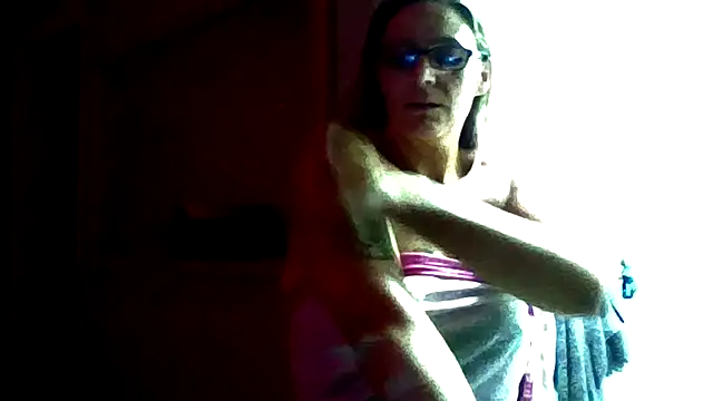 Snapshot of SparklesB1tch chatting on 09.25.25 SparklesB1tch online show from 09.25.25