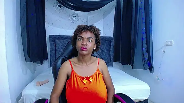 mia  thomson  online show from 10.22.25