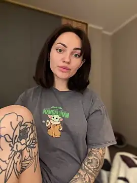 SaraLow online show from 03.22.26