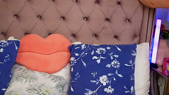 JenniferLovve online show from 03.30.26