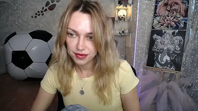 Snapshot of NickyAdamidi chatting on 06.23.26 NickyAdamidi online show from 06.23.26