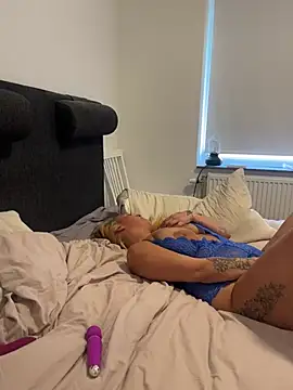 Snapshot of SvenskMILF chatting on 03.26.26 SvenskMILF online show from 03.26.26