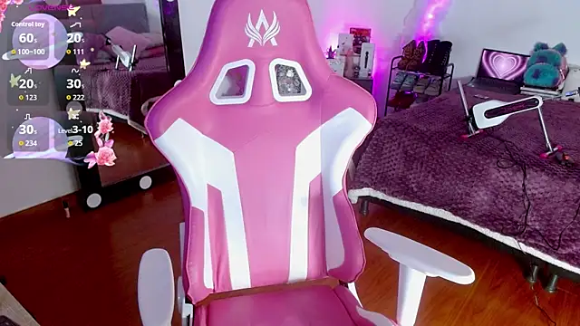 larah uwu online show from 09.25.25