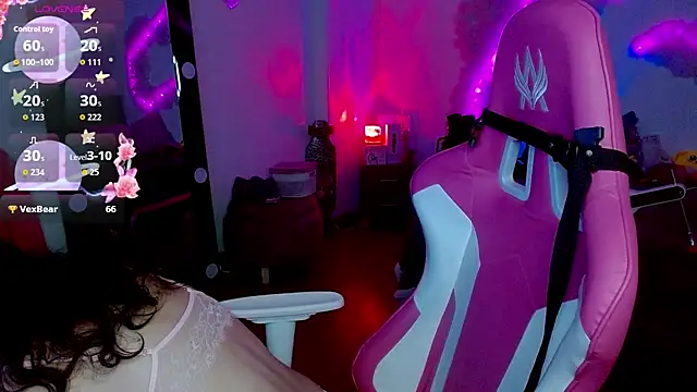 larah uwu online show from 11.04.25