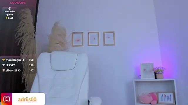 shannel moss   online show from 03.08.26