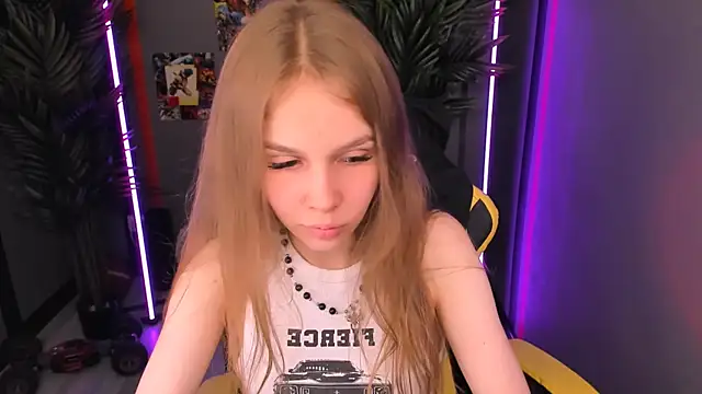 Selen hells weet online show from 10.03.25