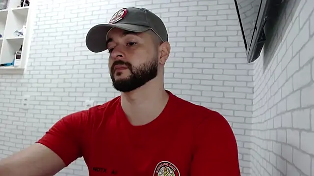 Snapshot of BombeiroHotx chatting on 11.06.25 BombeiroHotx online show from 11.06.25