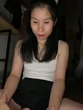 MinHiNi online show from 10.05.25