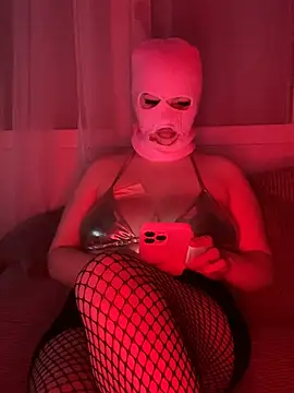 Snapshot of emiliafrancaise chatting on 03.05.26 emiliafrancaise online show from 03.05.26