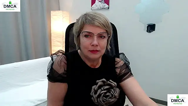 Snapshot of Pion_01 chatting on 05.04.26 Pion 01 online show from 05.04.26