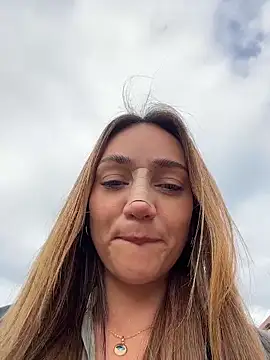 Ninabigtitied online show from 04.19.26